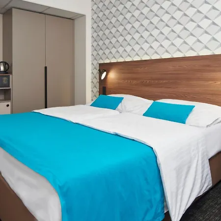 Orea Pyramida 4* براغ
