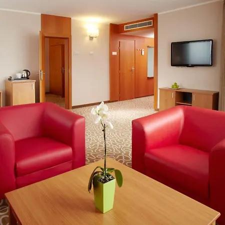 Orea Pyramida 4* براغ