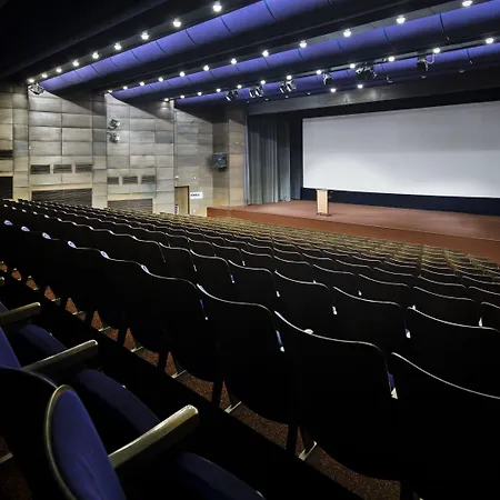 Orea Pyramida 4* براغ