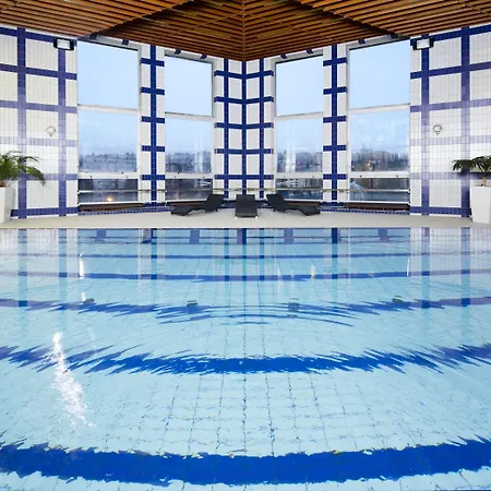 Orea Pyramida 4* براغ