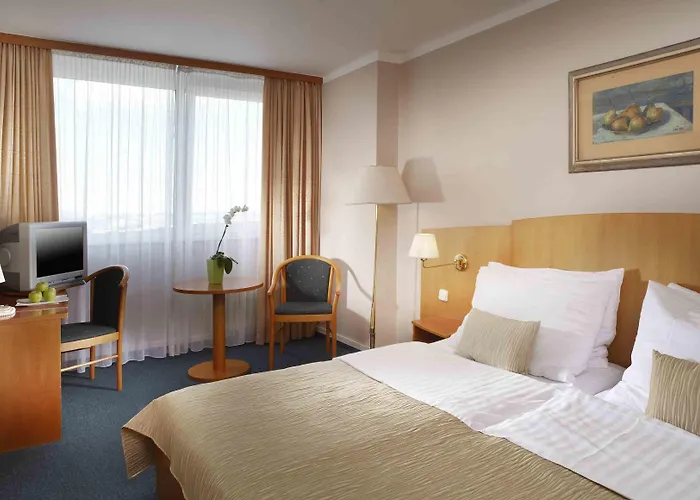 Orea Pyramida 4* Prague