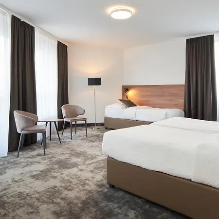 Orea Pyramida فندق 4*